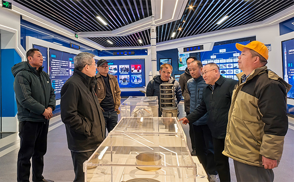 材料基因工程专家谢建新院士莅临F66永乐科技考察 (1).jpg 材料基因工程专家谢建新院士莅临F66永乐科技考察 (1).jpg